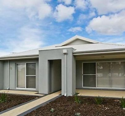 41 Mariposa Gardens, Success