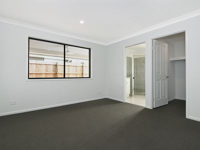 78 Shelby Street, Glenvale