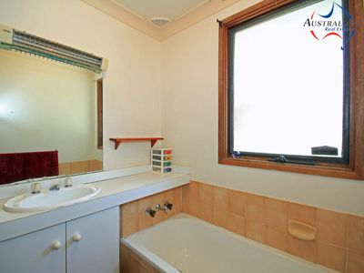 57 Cook Parade, St Clair