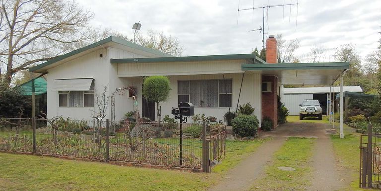 5 Dahlia Street, Violet Town 5 Dahlia Street, Violet Town