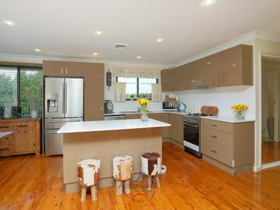 6 Omega Place, St Clair