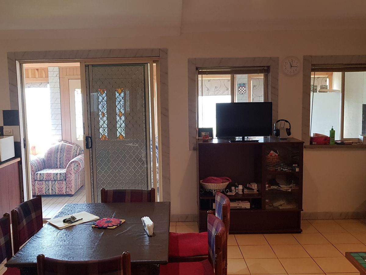 50 School Road, Corop