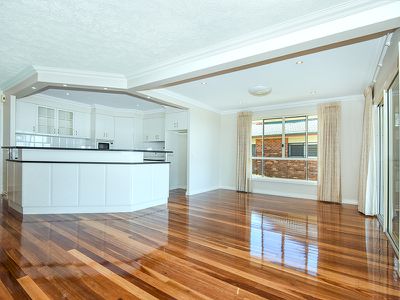 12 Katoomba Crescent, Prince Henry Heights