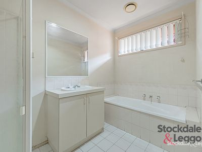 67 Yarcombe Crescent, Craigieburn