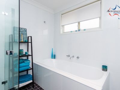 2 Netherton Avenue, St Clair