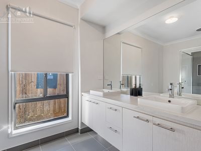 11 Yattarna Court, Broadford