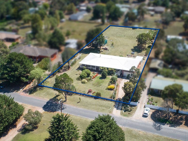 14 Newnham Drive, Romsey