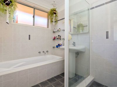 5 Moore Street, St Clair