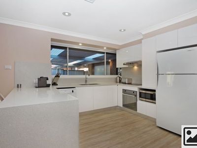 7 Falcon Crescent, Claremont Meadows