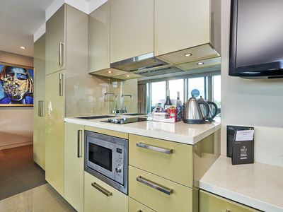 805 / 452 St Kilda Road, Melbourne