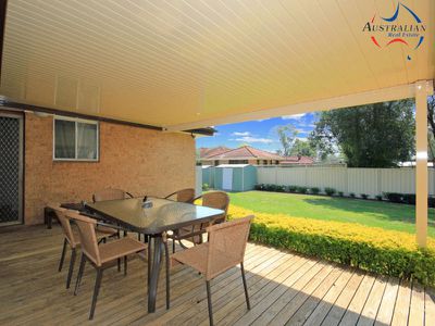 4 Coowarra Drive, St Clair