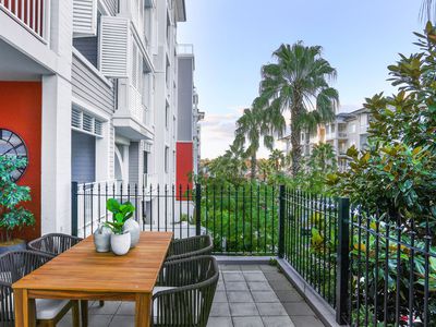 212 / 2 Palm Avenue, Breakfast Point