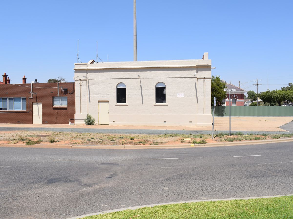 83 Grant Street South, Inglewood