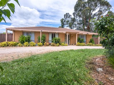 1 / 23  Reynolds Grove, Romsey