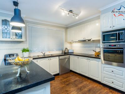 130 Pine Creek Circuit, St Clair