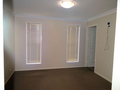 2 / 2 Yearling Close, Glenvale