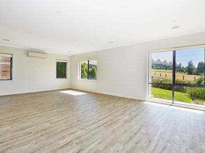 9 Vista Circuit, Westmeadows