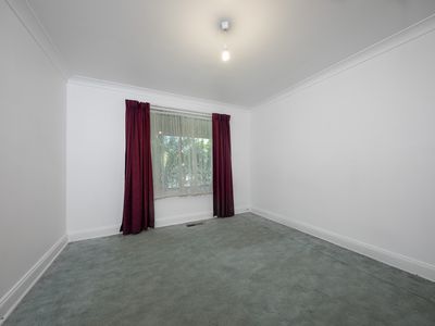 14 Newnham Drive, Romsey