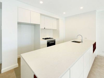 303 / 58 Peninsula Drive, Breakfast Point