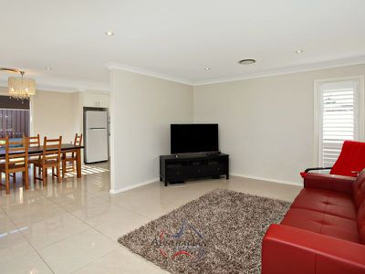 2 / 6 Edmund Blackett Close, St Clair