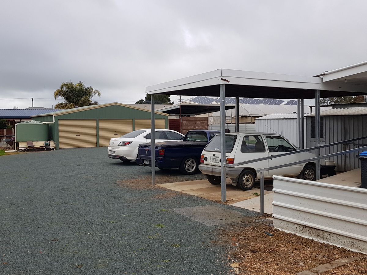 168-170  Railway Road, Elmore