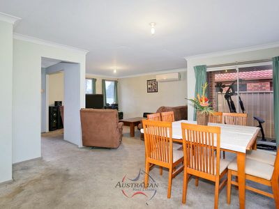 81 Explorers Way, St Clair