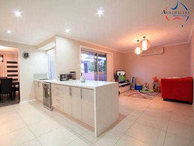 6 Galah Close, St Clair