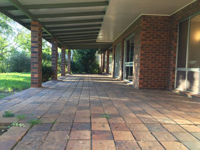 687 Boundary Street, Glenvale