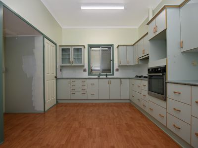 2 Stirling Street, East Toowoomba