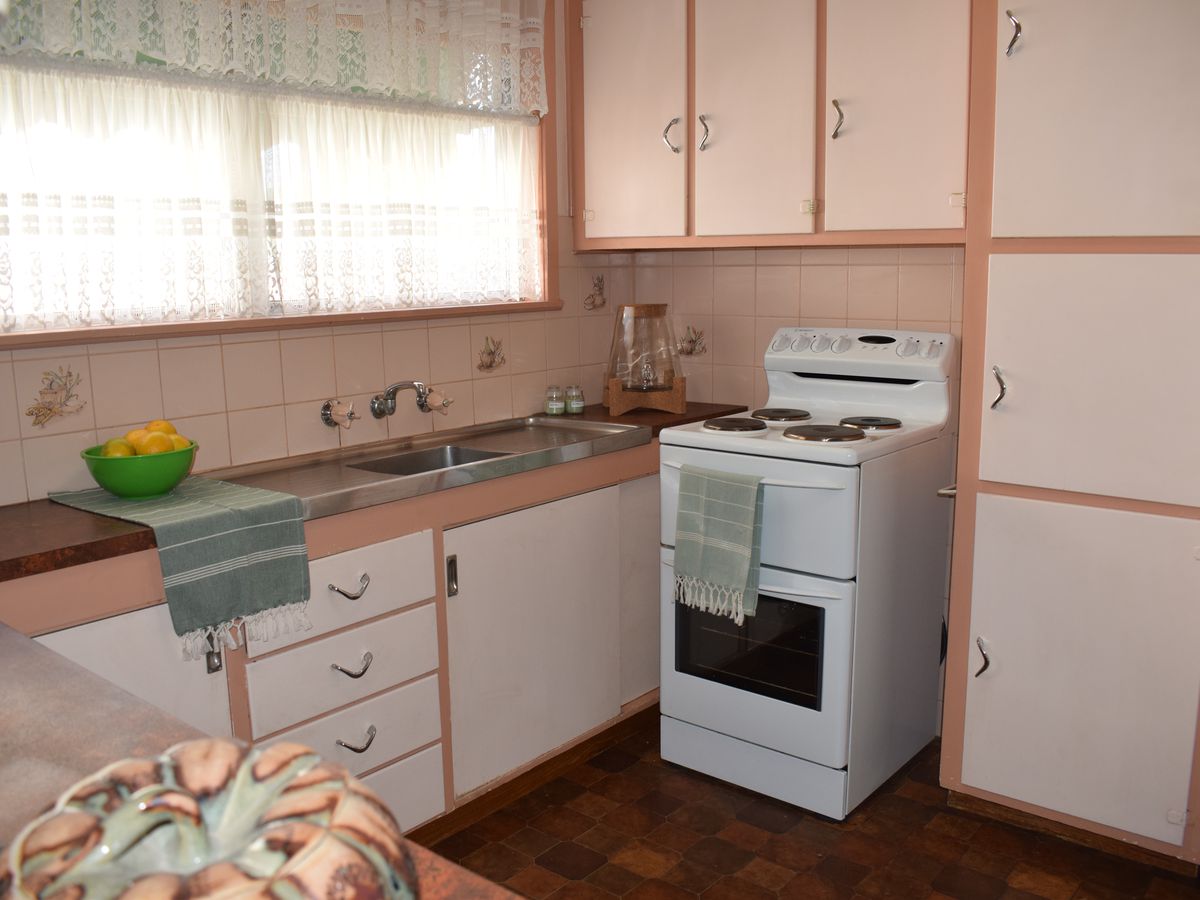 17 MacKenzie Street West, Golden Square