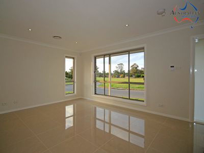 2 / 6 Edmund Blackett Close, St Clair