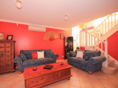 15 Belledale Close, St Clair