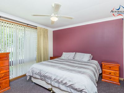 16 Kingfisher Way, St Clair