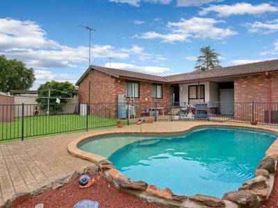 14 McCartney Crescent, St Clair