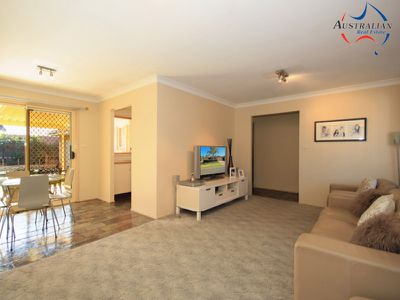 25 Martin Grove, Colyton