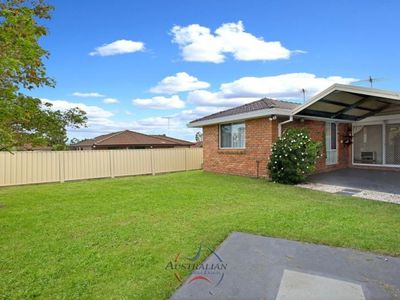 8 Pecos Close, St Clair