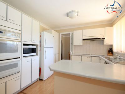 8 Mezen Place, St Clair