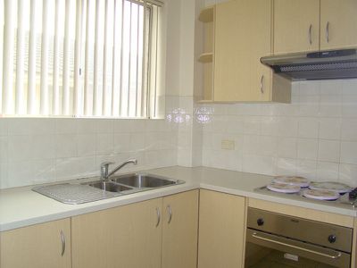 4 / 30 East Crescent Street, Mcmahons Point