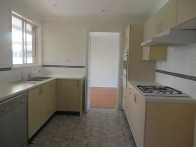 15 Pine Creek Circuit, St Clair