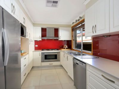 4 Corio Drive, St Clair