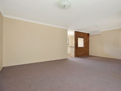 1 / 329 West Street, Harristown