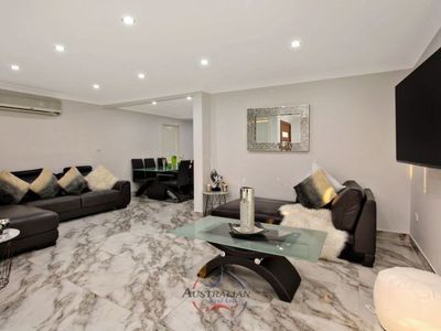 6 Kingfisher Way, St Clair