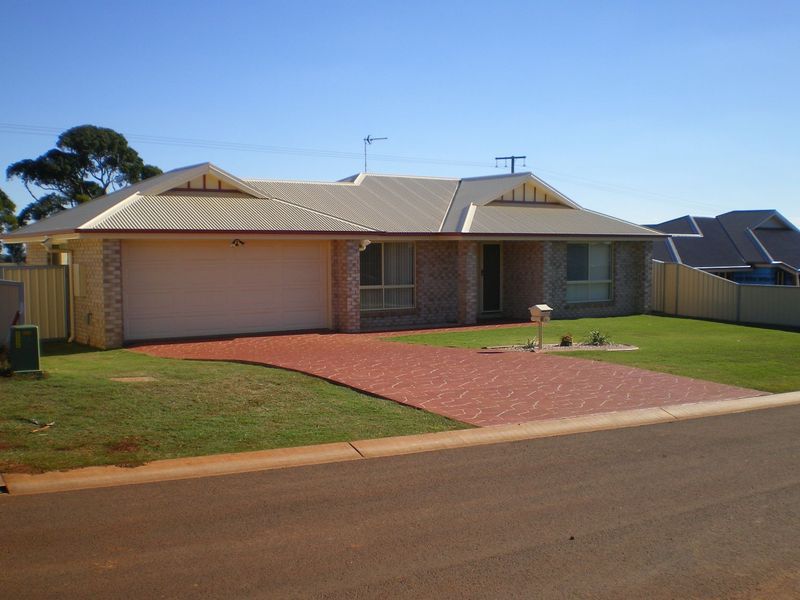 16 Smythe Drive, Highfields