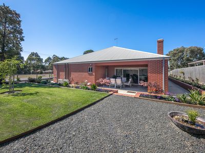 27 Main Street, Romsey