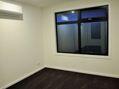 1 / 12 Curie Av, Oak Park