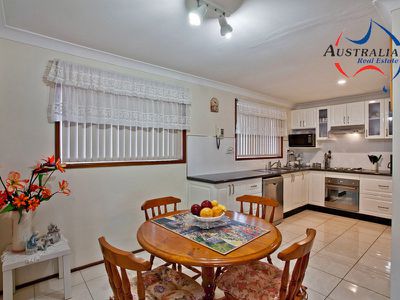 70 Cook Parade, St Clair