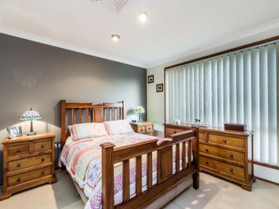 100 Cook Parade, St Clair