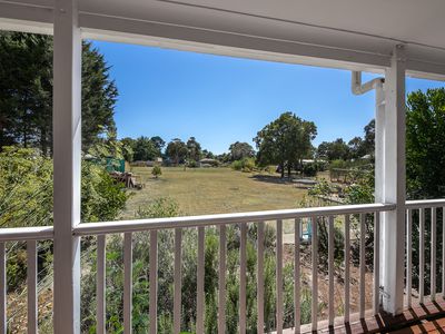 14 Newnham Drive, Romsey