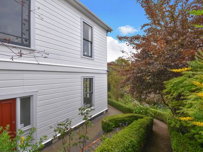 10 Littlebourne Road, Roslyn