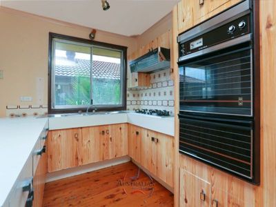 21 Lyrebird Crescent, St Clair